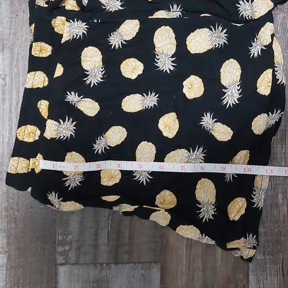 George shorts - Picture 3 of 3